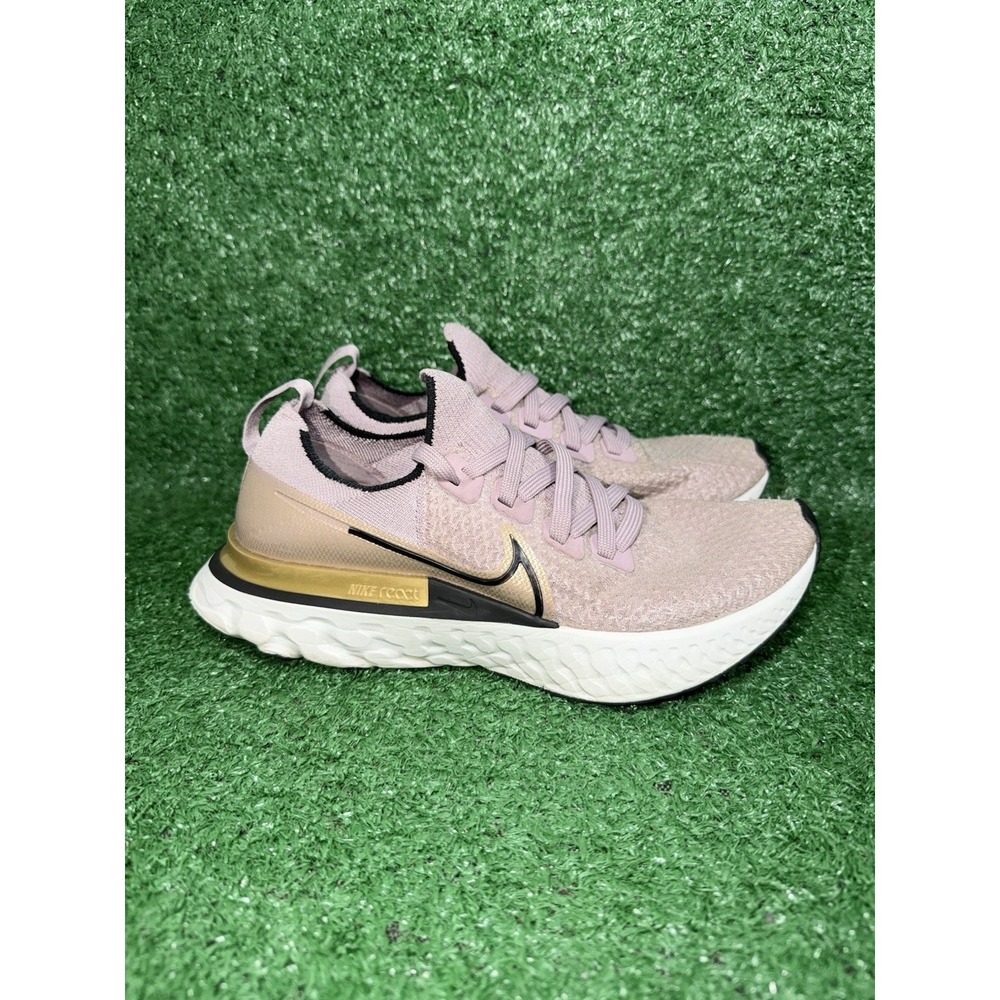 Nike React Infinity Run Flyknit Women Size 7 Purple White Running Shoes Sneakers
